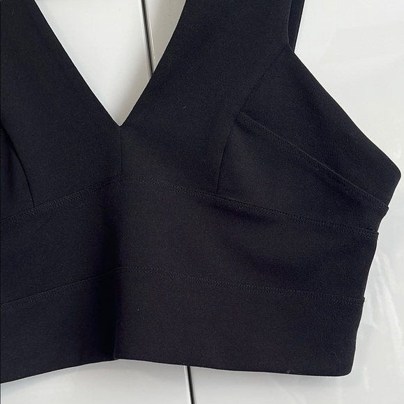 DYNAMITE Black V-Neck Crop Top Lined, Size M - Picture 2 of 8